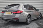 BMW 5 Serie Touring 530i High Executive M-Sport Bernina Grau, Automaat, 1998 cc, Achterwielaandrijving, Gebruikt