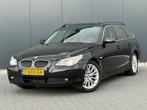 BMW 5-serie Touring 523I Pano - Sportstoelen - Navi - Xenon, Automaat, 2497 cc, Zwart, 11 km/l