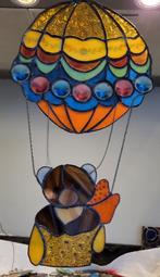 glas in lood raamhanger luchtballon beertje, Ophalen