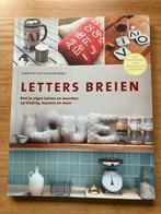 Breiboek, Letters Breien., Hobby en Vrije tijd, Ophalen of Verzenden, Zo goed als nieuw, Breien, Patroon of Boek