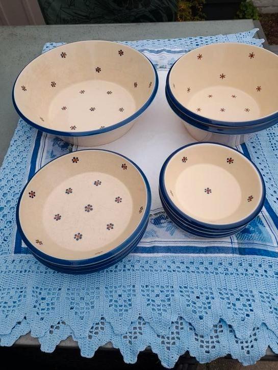 Allgäuer Keramik 4-persoonsservies, Huis en Inrichting, Keuken | Servies, Zo goed als nieuw, Schaal of Schalen, Overige stijlen