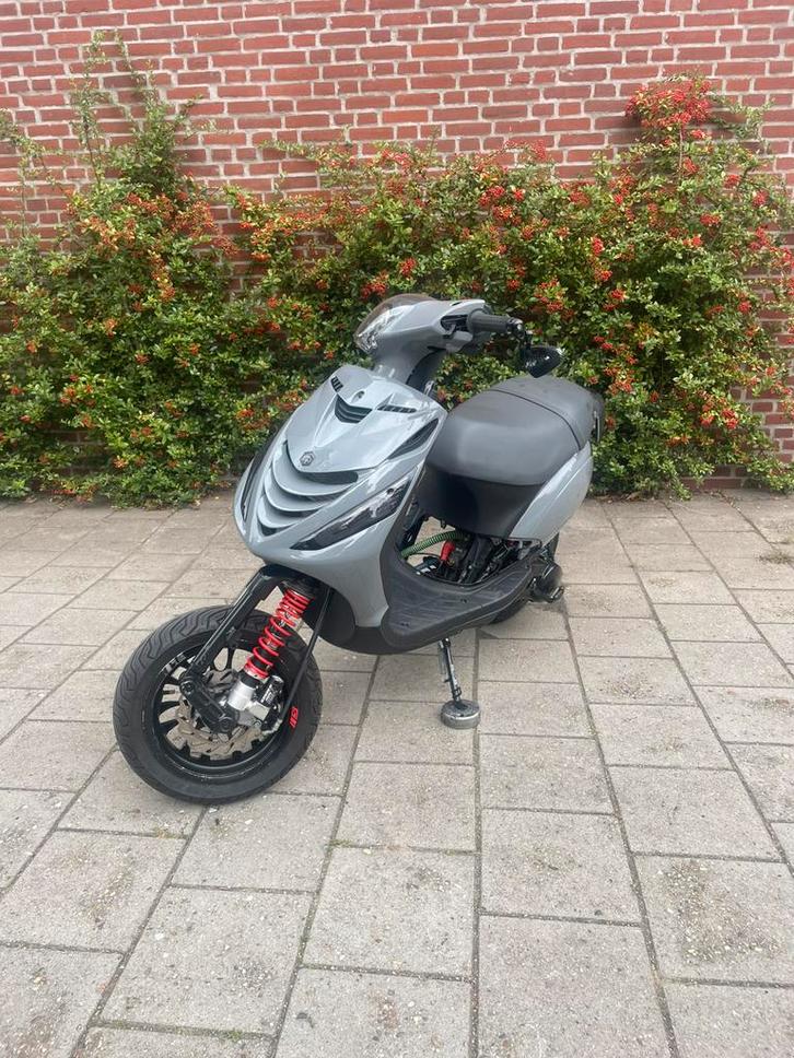 Zip 70cc lc TPR race DDL [LET OP 50cc 4t frame met WOK), Fietsen en Brommers, Scooters | Piaggio, Zo goed als nieuw, Zip, Ophalen of Verzenden