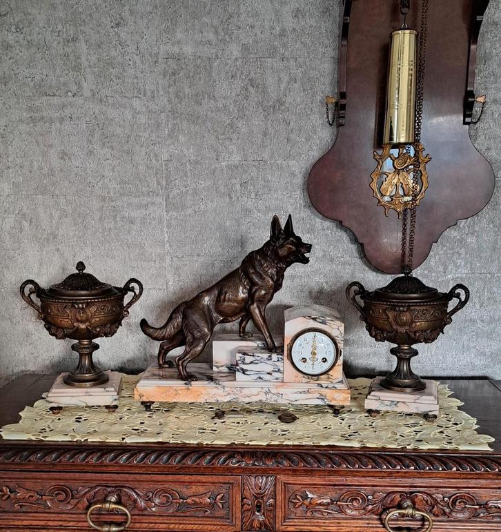 Antiek Schouwstel met Hond en Klok, Mooi Klokkenstel, Antiek en Kunst, Antiek | Klokken, Ophalen