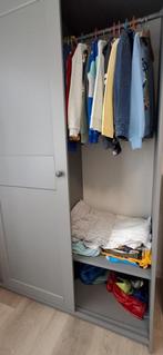 Mooie grijze IKEA Hauga schuifdeurkast, Huis en Inrichting, Kasten | Kledingkasten, Ophalen, Met plank(en), 100 tot 150 cm, Zo goed als nieuw