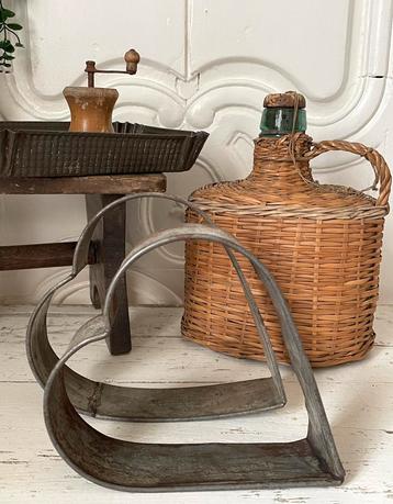 Brocante oude bakvorm Hart beschikbaar voor biedingen
