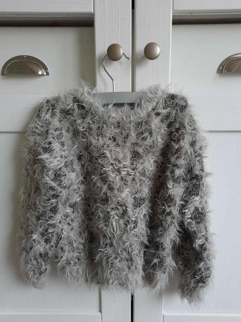 Young Dimension Leuke Warme Beige Fluffy Trui Maat 104, Kinderen en Baby's, Kinderkleding | Maat 104, Zo goed als nieuw, Meisje