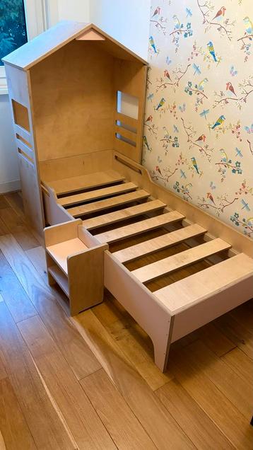 Robuust houten Kinderbed Meisje - Lichtroze Linoleum beschikbaar voor biedingen