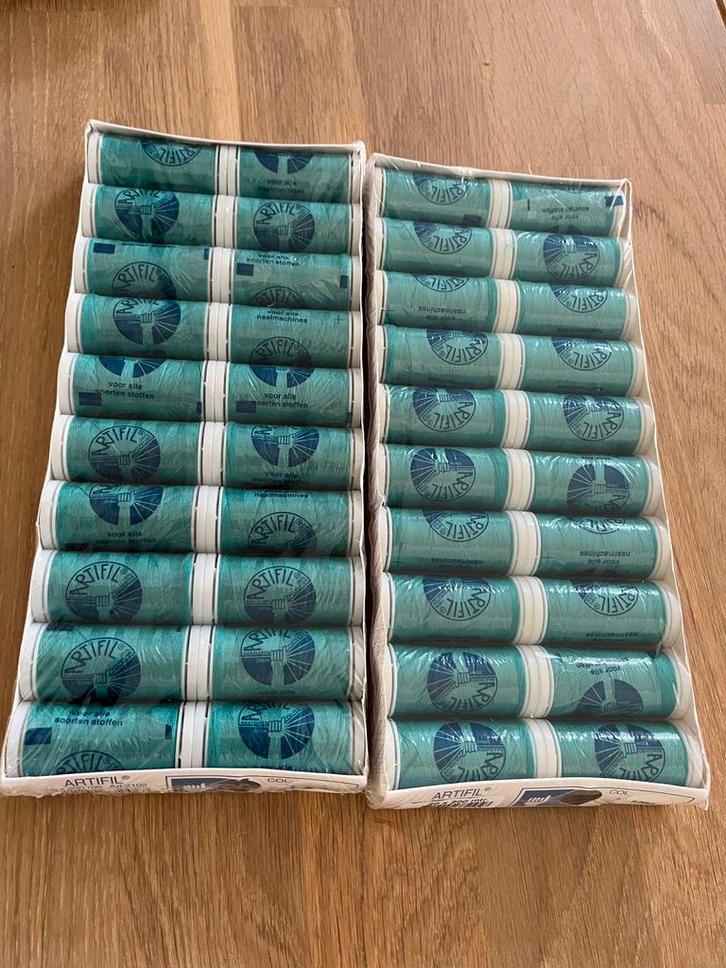 Artifil Naaigaren Mintgroen - 2x 20 Klosjes Nieuw in Seal, Hobby en Vrije tijd, Naaien en Fournituren, Nieuw, Garen of Naald(en)
