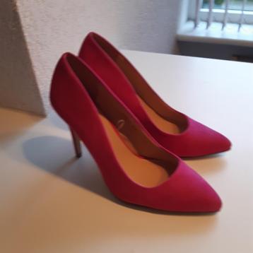 Roze suèdelook pumps  beschikbaar voor biedingen