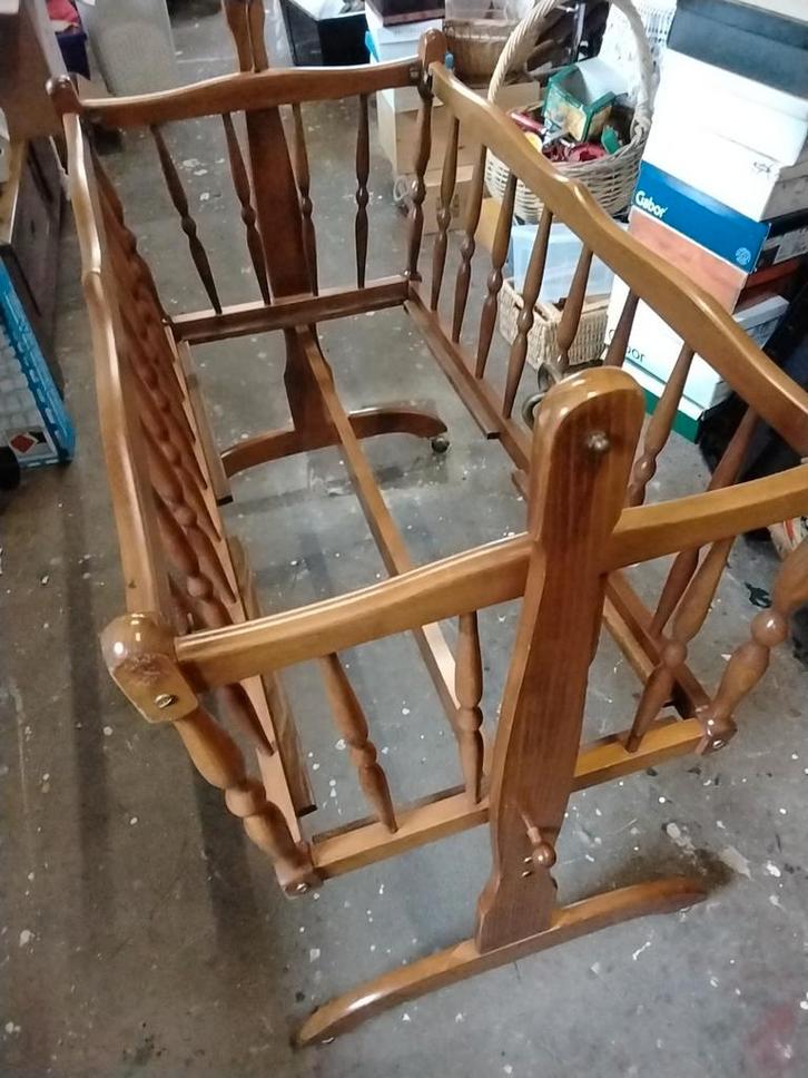 Vintage schommelwieg, Antiek en Kunst, Antiek | Meubels | Bedden, Ophalen