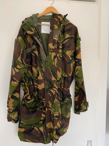 Mooie collectie leger jassen/blouses incl rangen en patches beschikbaar voor biedingen
