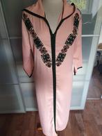 Prachtige Marokkaanse jurk/jelaba, Ophalen of Verzenden, Zo goed als nieuw, Roze, Onder de knie