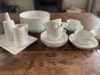 Tric servies, borden, thee kopjes, melk en suikerset, Ophalen of Verzenden, Porselein, Overige stijlen