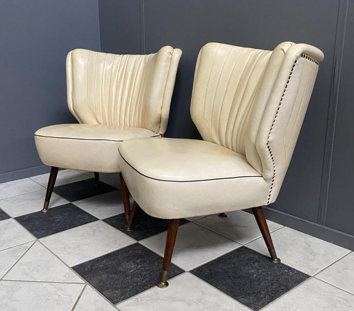 50 jaren 2 gebroken witte cocktail fauteuils met voet dop, Huis en Inrichting, Fauteuils, Gebruikt, Overige materialen, 50 tot 75 cm