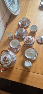 Japans theeservies met Geisha motieven

Porselein, Antiek en Kunst, Ophalen of Verzenden