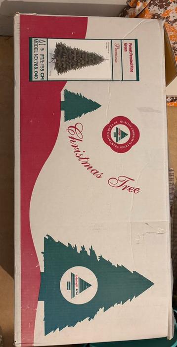 Nieuwe kerstboom beschikbaar voor biedingen