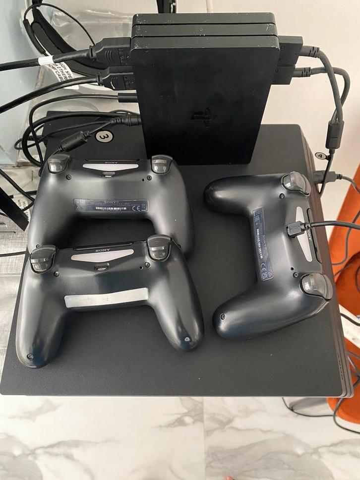 Ps4 pro 9.00 (Playstation 4 pro) +VR headset, alles compleet, Spelcomputers en Games, Spelcomputers | Sony PlayStation 4, Zo goed als nieuw