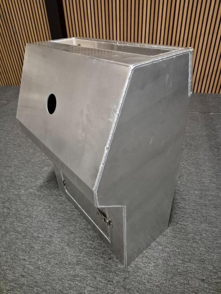 Mooie nieuwe Qwest console tbv aluminium boot, Watersport en Boten, Bootonderdelen, Nieuw, Motor en Techniek, Motorboot, Ophalen of Verzenden