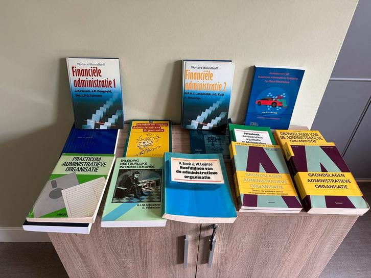 AOIB en BIV. 15 boeken waaronder Jans, Boeken, Studieboeken en Cursussen, Gelezen, WO, Gamma, Ophalen