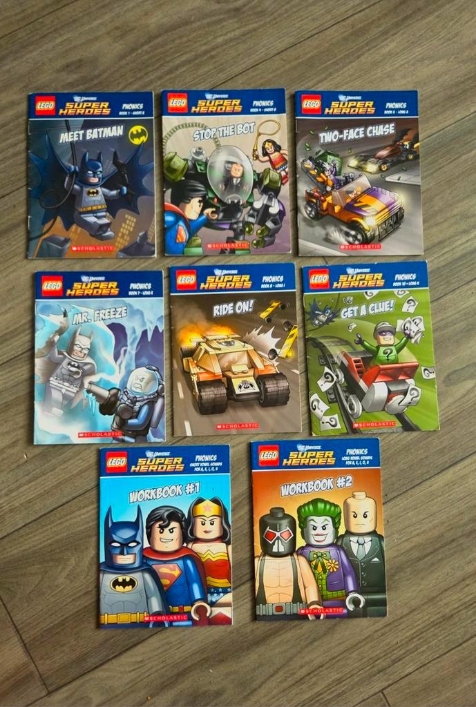8 Lego Super Heroes boekjes in het Engels (ZGAN), Boeken, Strips | Comics, Zo goed als nieuw, Meerdere comics, Overige gebieden