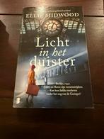 Boek “licht in het duister”, Boeken, Ophalen of Verzenden, Zo goed als nieuw