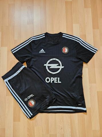 Feyenoord Tenue - Shirt & Broek beschikbaar voor biedingen