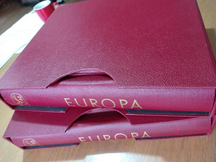 Oostenrijk postfris in prachtige Ka-Be albums, Postzegels en Munten, Postzegels | Europa | Oostenrijk, Ophalen of Verzenden