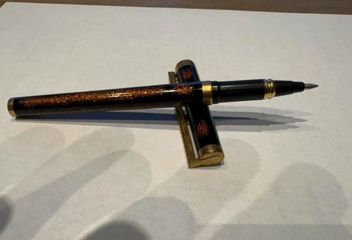 Pen Vintage balpen S.T. Dupont Paris goudstof lak de chine, Verzamelen, Pennenverzamelingen, Zo goed als nieuw, Vulpen, Overige merken