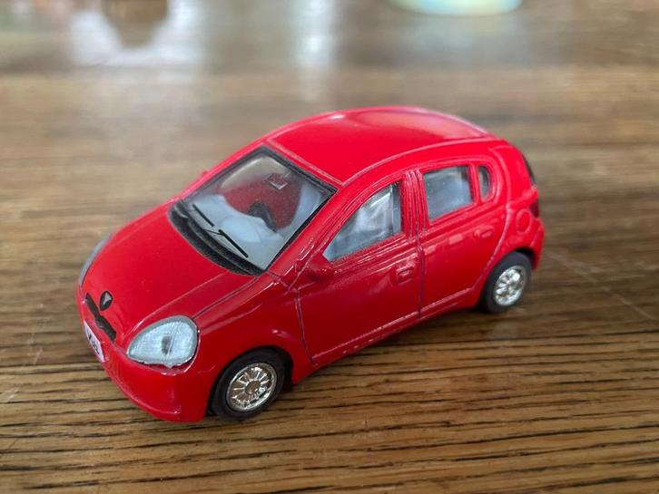 4 modelauto,s Toyota - BMW - VW - Pontiac, Hobby en Vrije tijd, Modelauto's | Overige schalen, Zo goed als nieuw, Auto, Ophalen of Verzenden