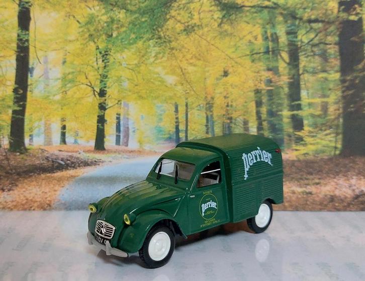 1:43 Citroen 2CV AU Fourgonette Perrier 1955 Norev AU6695, Hobby en Vrije tijd, Modelauto's | 1:43, Gebruikt, Auto, Norev, Ophalen of Verzenden