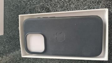 IPhone case 15 pro zwart beschikbaar voor biedingen