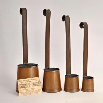 Vintage koperen maatbekers - Guernsey Cans Coppersmiths beschikbaar voor biedingen