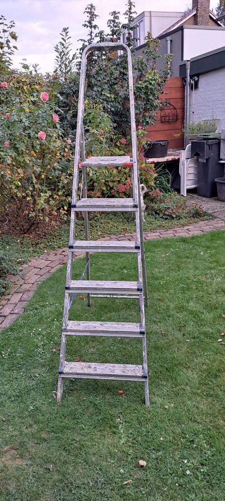 Gebruikte Ladder - Ideaal voor Klussen!, Doe-het-zelf en Verbouw, Ladders en Trappen, Gebruikt, Trap, 2 tot 4 meter, Opvouwbaar of Inschuifbaar
