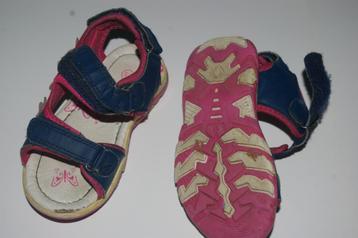Kindersandalen 4 paar maat 24-25    Z.G.A.N beschikbaar voor biedingen