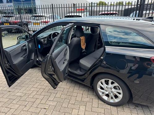 Toyota Auris 1.8 Hybrid 5DR CVT 2018 Zwart, Auto's, Toyota, Particulier, Auris, ABS, Airbags, Airconditioning, Bluetooth, Climate control