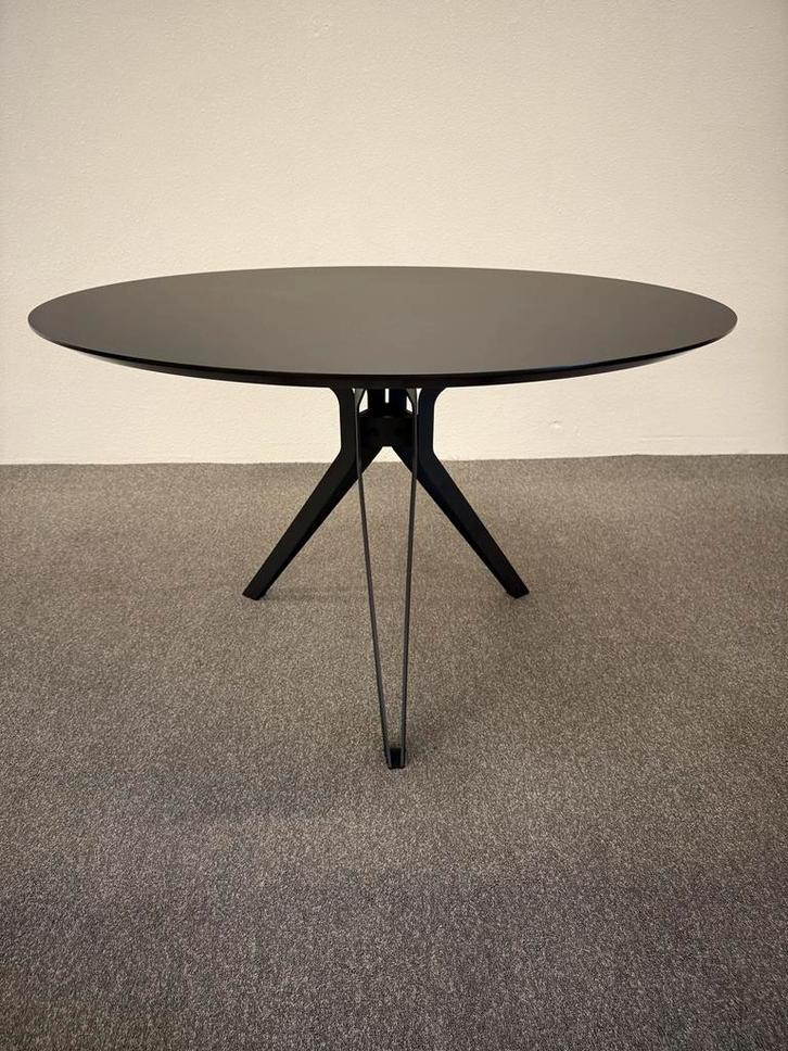 Ronde eettafel HPL Fenix zwart 125cm, Huis en Inrichting, Tafels | Eettafels, Zo goed als nieuw, 100 tot 150 cm, 100 tot 150 cm