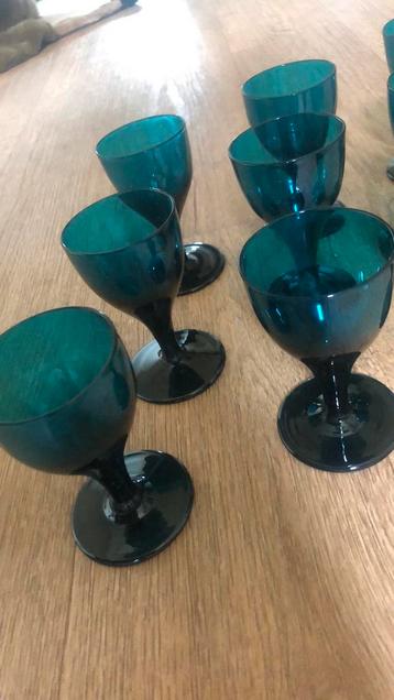 Antiek bristol groene wijnglazen ook per 2 te koop beschikbaar voor biedingen