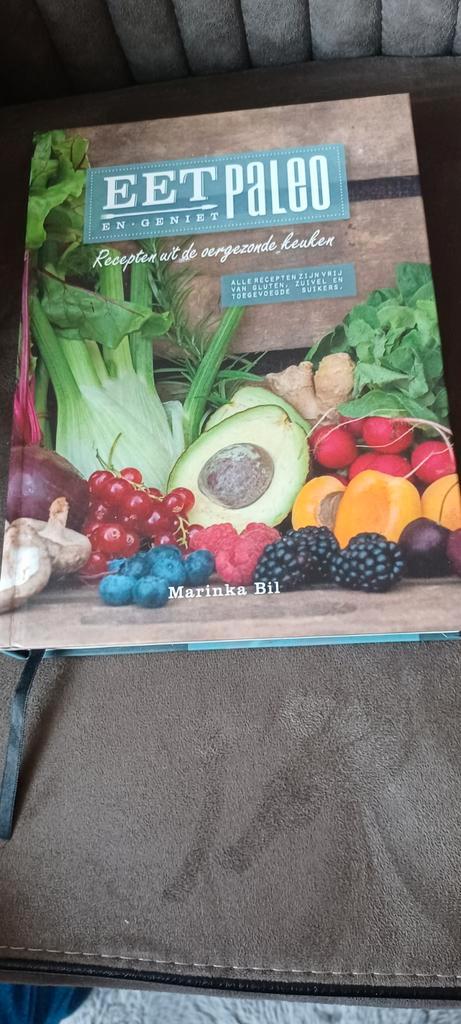 Eet paleo marinka Bil, Boeken, Gezondheid, Dieet en Voeding, Zo goed als nieuw, Dieet en Voeding, Ophalen of Verzenden