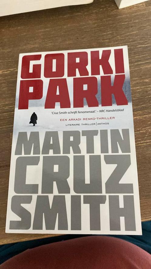 Martin Cruz Smith - Gorki Park, Boeken, Thrillers, Zo goed als nieuw, Nederland, Ophalen of Verzenden