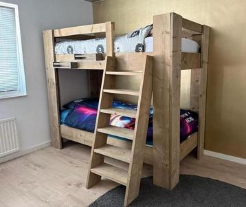Stapelbed steigerhout incl goede lattenbodems beschikbaar voor biedingen