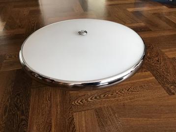Plafond lamp beschikbaar voor biedingen
