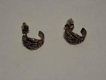 Zilveren Skeleton Oorbellen beschikbaar voor biedingen