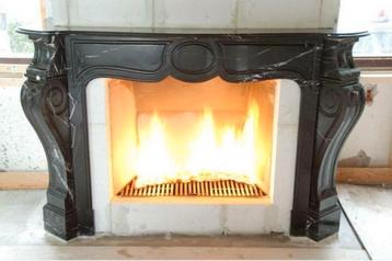 Antieke schouwen marmeren haard zwart marmer  beschikbaar voor biedingen