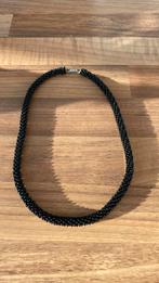 Zwart kraalcollier met magneetsluiting, jaren 2000, Ophalen of Verzenden, Zo goed als nieuw, Zwart, Overige materialen