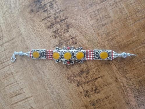 Antieke, Tibetaanse armband met barnstenen., Sieraden, Tassen en Uiterlijk, Antieke sieraden, Armband, Zilver, Met edelsteen, Ophalen of Verzenden