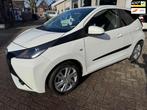 Toyota Aygo 1.0 VVT-i x-sport AIRCO ORG 53369 KM NAP VOLLEDI, Voorwielaandrijving, Gebruikt, Euro 6, 4 stoelen