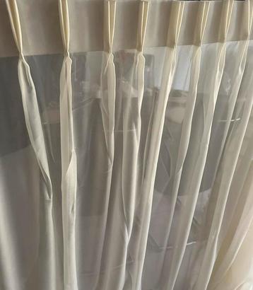 Nieuwe transparante gordijnen met plooien , 3 delen. beschikbaar voor biedingen
