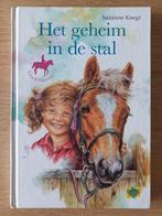 Het geheim in de stal, Suzanne Knegt, Lisa & Summer-1 chr., Boeken, Ophalen of Verzenden, Gelezen, Fictie algemeen