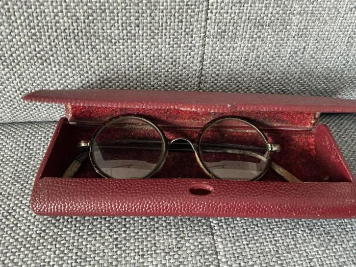 Vintage Ronde Bril met Etui, Antiek en Kunst, Antiek | Kleding en Accessoires, Dames, Ophalen of Verzenden
