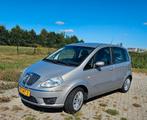 Lancia Musa 1.4 8V 2009 Beige - vrij recente APK, Auto's, Lancia, Voorwielaandrijving, 4 cilinders, 400 kg, Beige